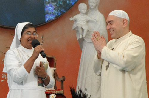 Suor Sheela con Swami Roberto Suor Sheela con Swami Roberto