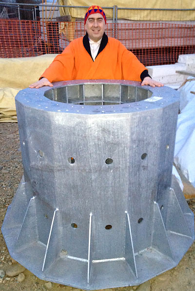 9 aprile 2012: Swami benedice l’anello centrale della cupola